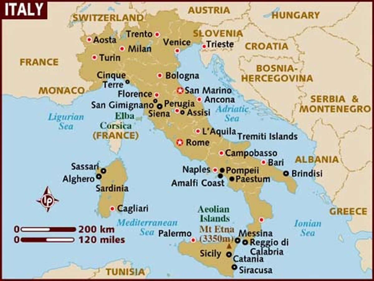 Overview map of Italy highlighting the Presicce town area
