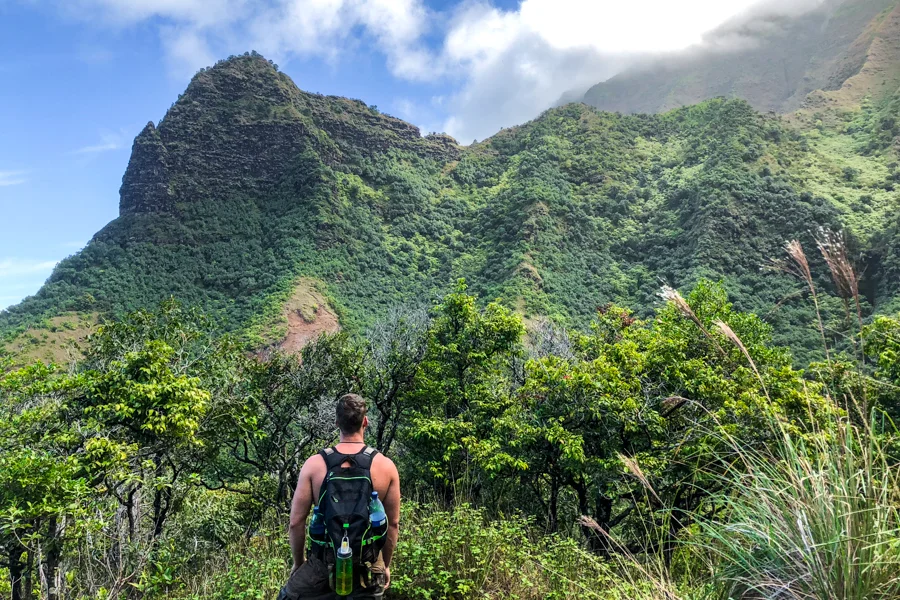 Kalalau Trail coastal views along the Na Pali coast